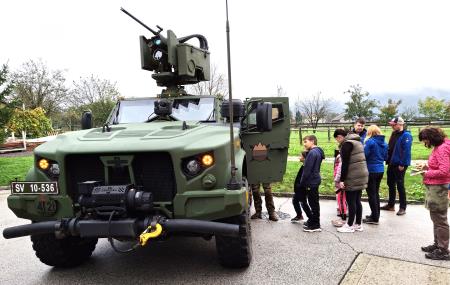 Slovenska vojska je predstavila oklepno vozilo